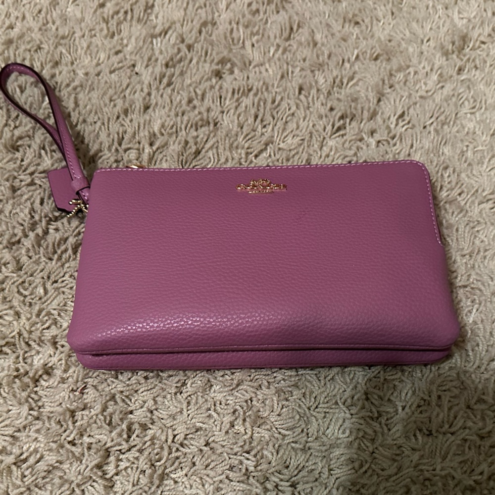 NWT COACH WRISTLET DOUBLE ZIP